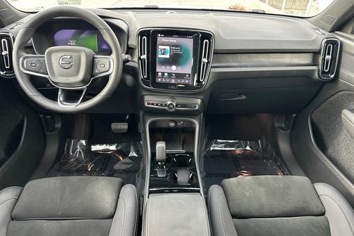 2023 Volvo XC40 Recharge Pure Electric Twin Plus