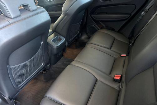 2024 Volvo XC60 B5 Plus Dark Theme