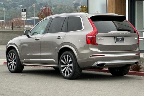 2021 Volvo XC90 Recharge Plug-In Hybrid T8 Inscription 6 Passenger