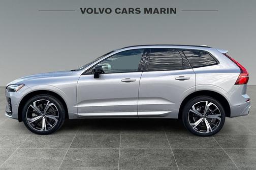 2022 Volvo XC60 B5 R-Design