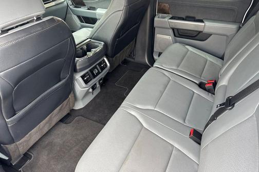 Oxford White 2023 Ford F-150 Lariat