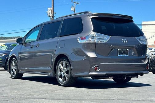 Predawn Gray Mica 2012 Toyota Sienna SE