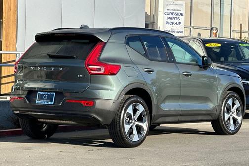 2026 Volvo XC40 B5 Plus