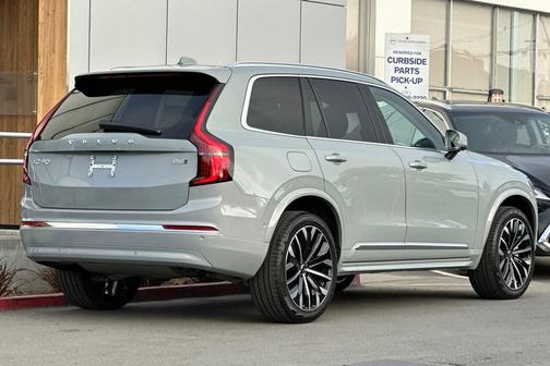 2026 Volvo XC90 B6 Plus 6-Seater