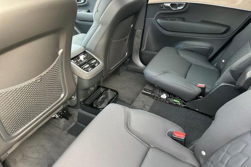 2026 Volvo XC90 B6 Plus 6-Seater