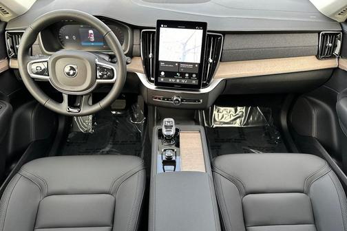 2026 Volvo XC90 B6 Plus 6-Seater