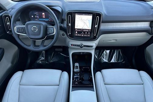 2026 Volvo XC40 B5 Ultra