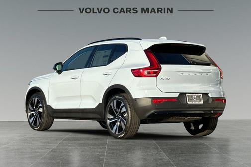2026 Volvo XC40 B5 Ultra
