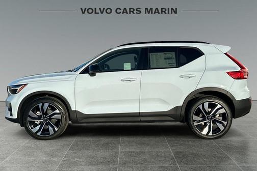 2026 Volvo XC40 B5 Ultra