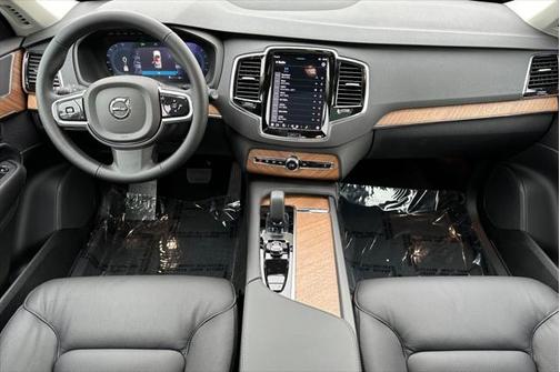2025 Volvo XC90 B6 Plus 7-Seater
