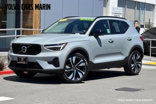 Vapour Grey Metallic 2025 Volvo XC40 B5 Ultra Dark Theme