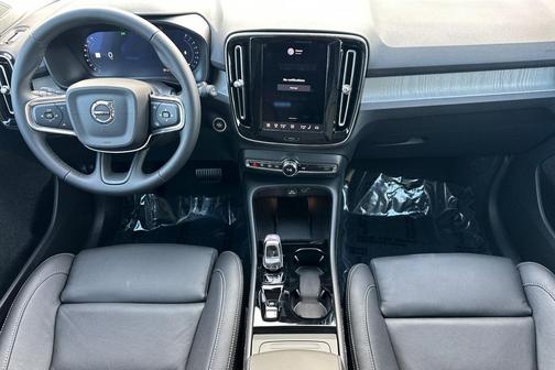 2026 Volvo XC40 B5 Ultra