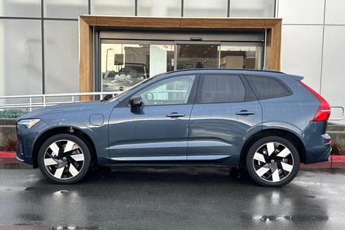 2020 Volvo XC90 Hybrid T8 Momentum 7 Passenger
