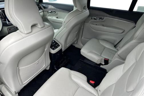 2023 Volvo XC90 Recharge Plug-In Hybrid T8 Ultimate 6-Seater