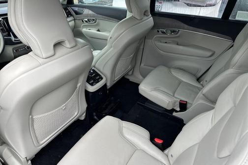 2023 Volvo XC90 Recharge Plug-In Hybrid T8 Ultimate 6-Seater