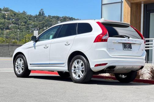 Ice White 2015 Volvo XC60 T5 Premier