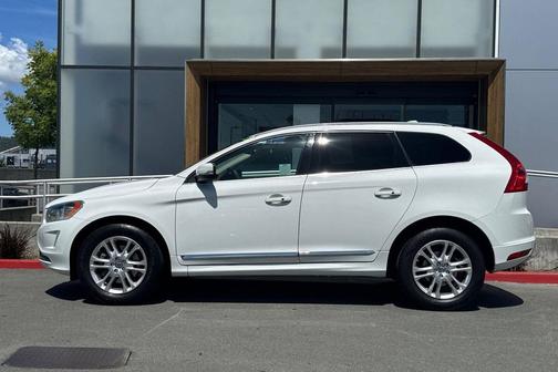 Ice White 2015 Volvo XC60 T5 Premier