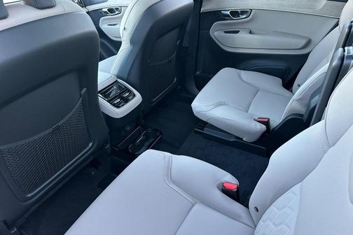2026 Volvo XC90 B6 Plus 6-Seater