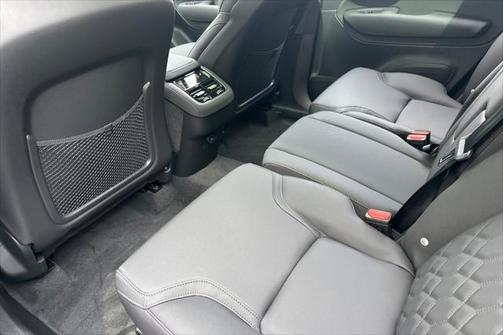 2025 Volvo XC90 B5 Core