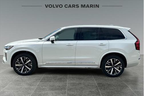 2025 Volvo XC90 B5 Core