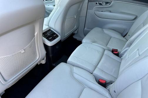 Denim Blue Metallic 2022 Volvo XC90 Recharge Plug-In Hybrid T8 Inscription 7 Passenger