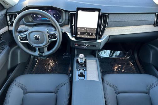 2026 Volvo XC90 Plus, B5 AWD Gas (mild hybrid), Gasoline, Bright, 7 Seats