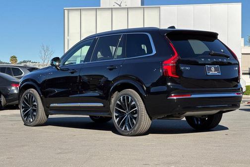 Onyx Black Metallic 2026 Volvo XC90 Plug-In Hybrid Plus, T8 AWD, Electric/Gasoline, Bright, 6 Seats