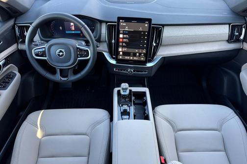 Onyx Black Metallic 2026 Volvo XC90 Plug-In Hybrid Plus, T8 AWD, Electric/Gasoline, Bright, 6 Seats