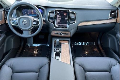 2025 Volvo XC90 B6 Plus 7-Seater