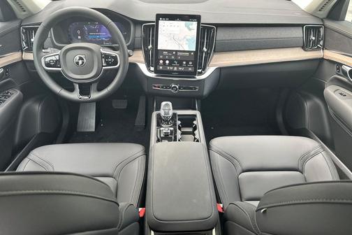 2025 Volvo XC90 Plug-In Hybrid T8 Core 7-Seater