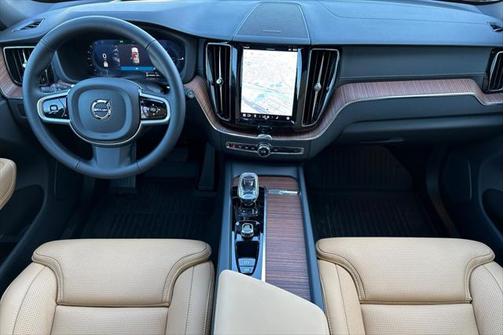 2025 Volvo XC60 Plug-In Hybrid T8 Ultra