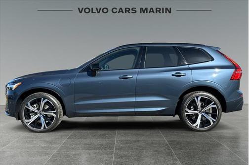 2025 Volvo XC60 Plug-In Hybrid T8 Ultra