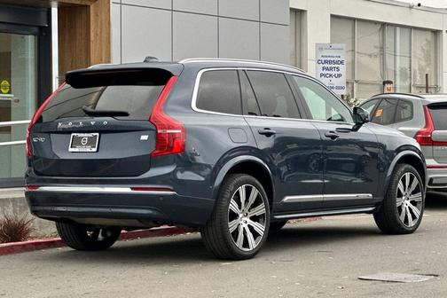 2023 Volvo XC90 Recharge Plug-In Hybrid T8 Ultimate Bright Theme 7-Seater