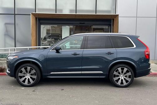 2023 Volvo XC90 Recharge Plug-In Hybrid T8 Ultimate Bright Theme 7-Seater