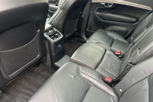 2023 Volvo XC90 Recharge Plug-In Hybrid T8 Ultimate Bright Theme 7-Seater