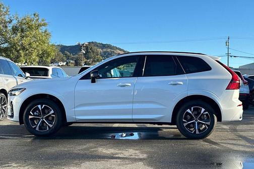 2026 Volvo XC60 B5 Core