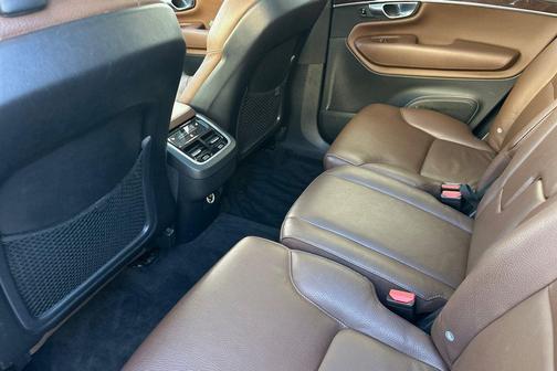 2019 Volvo XC90 T6 Momentum