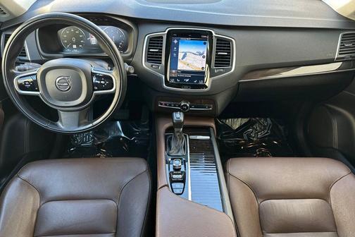 2019 Volvo XC90 T6 Momentum