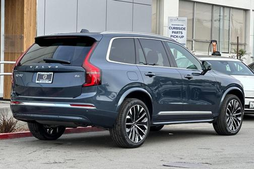 2026 Volvo XC90 B6 Plus 7-Seater