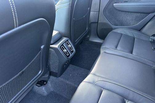 2026 Volvo XC40 Core, B5 AWD Gas (mild hybrid), Dark