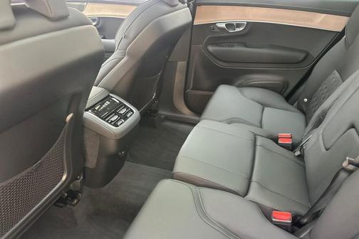 2026 Volvo XC90 B5 Plus 7-Seater