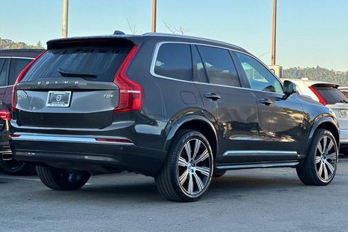 2025 Volvo XC90 Plug-In Hybrid T8 Core 7-Seater