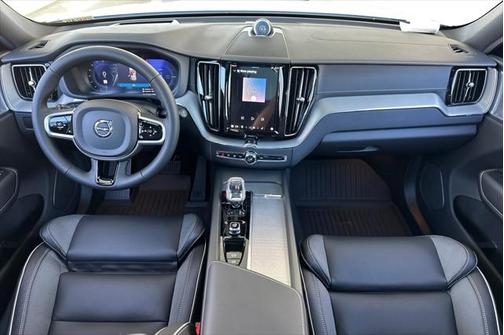 2025 Volvo XC60 Plug-In Hybrid T8 Polestar