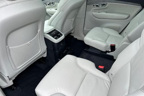 2025 Volvo XC90 Plug-In Hybrid T8 Plus 6-Seater