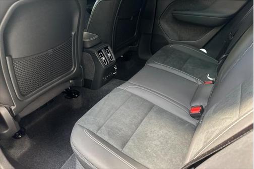 2022 Volvo C40 Recharge Pure Electric P8 Ultimate