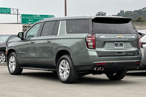 2023 Chevrolet Suburban Premier
