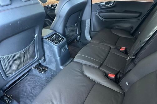 2024 Volvo XC90 Recharge Plug-In Hybrid T8 Plus Bright Theme 7-Seater