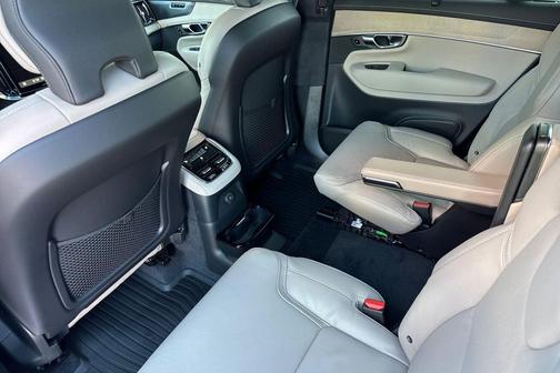 Vapour Grey Metallic 2026 Volvo XC90 Plug-In Hybrid Ultra Dark Theme, T8 AWD, Electric/Gasoline, 6 Seats