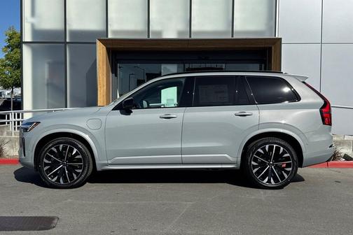 Vapour Grey Metallic 2026 Volvo XC90 Plug-In Hybrid Ultra Dark Theme, T8 AWD, Electric/Gasoline, 6 Seats