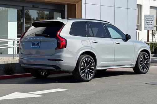 Vapour Grey Metallic 2026 Volvo XC90 Plug-In Hybrid Ultra Dark Theme, T8 AWD, Electric/Gasoline, 6 Seats